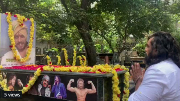 ಭಾವುಕರಾದ ಆಂಜನೇಯನ ಭಕ್ತ