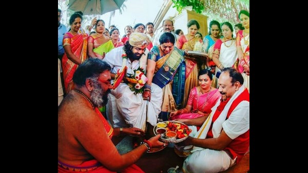 ಕಾಲು ತೊಳೆದ ಪ್ರೇರಣಾ ತಂದೆ-ತಾಯಿ
