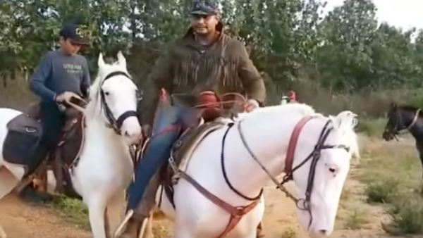 ಅಪ್ಪ-ಮಗನ ಕುದುರೆ ಸವಾರಿ