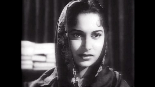 ಸಾಂಪ್ರದಾಯಿಕ ಉರ್ದು ಕುಟುಂಬದ ಹೆಣ್ಣುಮಗಳು