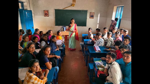 ಕನ್ನಡ ಟೀಚರ್ ಆಗಿ ರಂಜನಿ