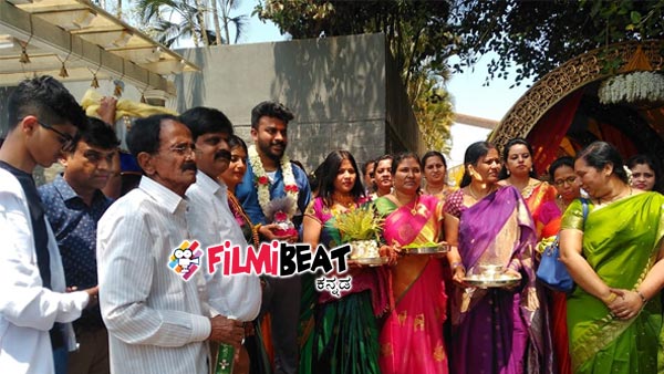 ಗೋಲ್ಡನ್ ಕಲರ್ ಸೀರೆಯಲ್ಲಿ ನಿವೇದಿತಾ ಮಿಂಚಿಂಗ್
