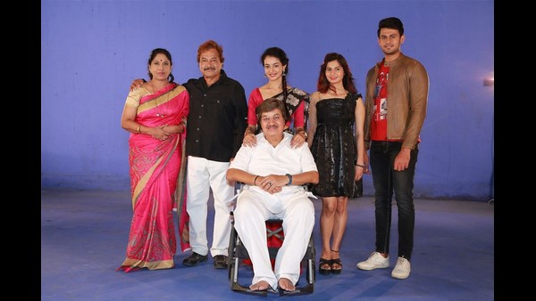 ಒಂದು ಧಾರವಾಹಿ ಸೆಟ್ನಲ್ಲಿ ಎಷ್ಟು ಮಂದಿ ದುಡಿಯುತ್ತಾರೆ?