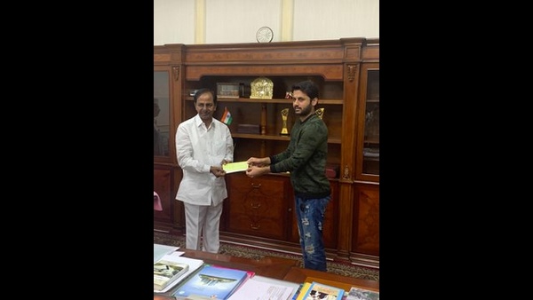 ಹತ್ತು ಲಕ್ಷ ಚೆಕ್ ನೀಡಿದ ನಟ ನಿತಿನ್