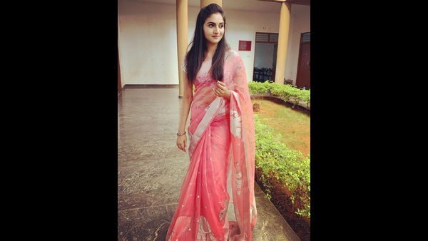 ''ನಾನೀಗ ಸದ್ಯ ಕಾರು ತೊಳೆಯುತ್ತಿದ್ದೇನೆ ಹೇಳಿ...''
