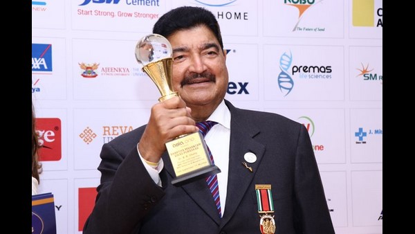 ಬ್ಯಾಂಕ್ ಖಾತೆಗೆ ತಡೆ