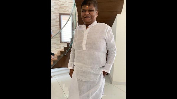 ಕುಟುಂಬದವರು, ಆಪ್ತರು ಭಾಗಿ
