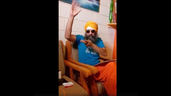 ಆಪ್ನಲ್ಲಿ ಹಣ ಕೊಟ್ಟು ವೀಕ್ಷಿಸಿ