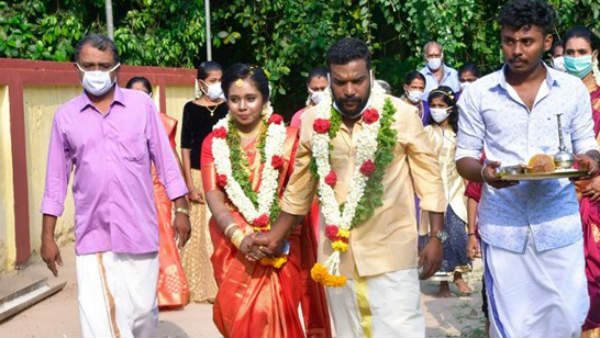 ದೇವಸ್ಥಾನದಲ್ಲಿ ಆದ ಭೇಟಿ