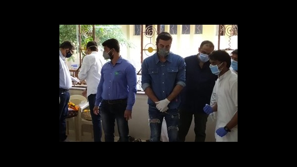 ಮನಕಲುಕುವ ಅಂತಿಮ ವಿಧಿ-ವಿಧಾನದ ಚಿತ್ರ