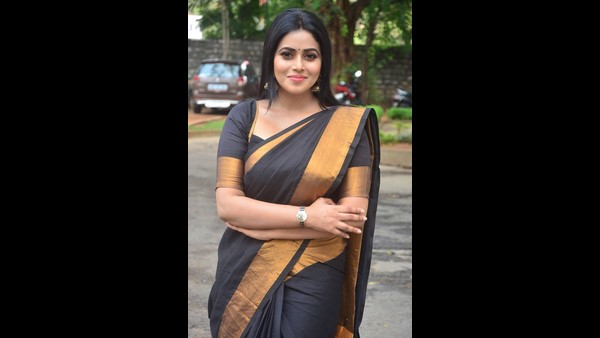 ಹಣಕ್ಕೆ ಬೇಡಿಕೆ, ಬ್ಲ್ಯಾಕ್ ಮೇಲ್