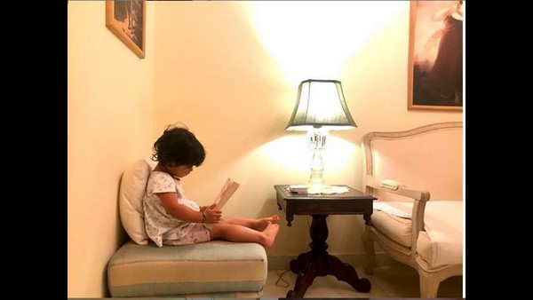 ನಂದನಾ ಸಹ ಬುಕ್ ಹಿಡಿದು ಕುಳಿತುಕೊಳ್ಳುತ್ತಾಳೆ