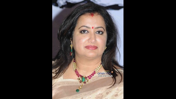 ಕೊರೊನಾಕ್ಕೆ ಭಯ ಪಡಪೇಡಿ ಎಂದ ಸುಮಲತಾ