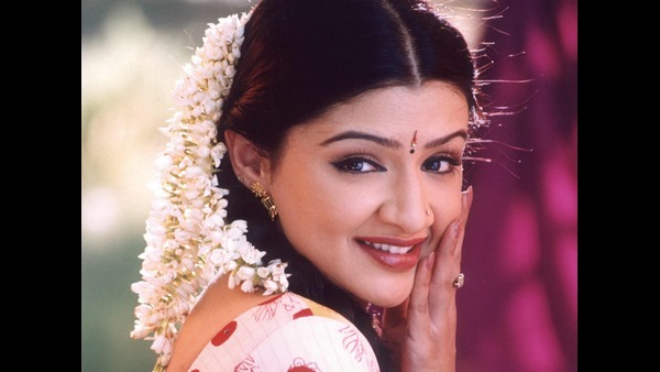 ಹಿಂದಿ ಸಿನಿಮಾ ಮೂಲಕ ನಟನೆ ಆರಂಭ