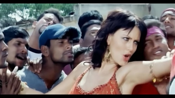 ಐಟಂ ಸಾಂಗ್ ವೇಳೆ ಏನಾಯ್ತು ಅಂದ್ರೆ....