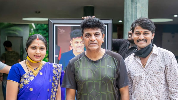 ಛಾಯಾಗ್ರಾಹಕ ವೃತ್ತಿಯನ್ನು ಆರಿಸಿಕೊಂಡರು
