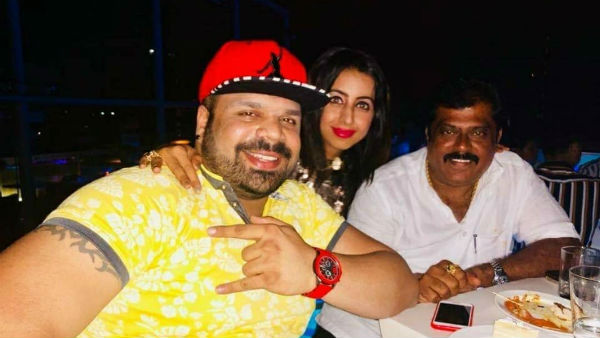 ಸೆಲೆಬ್ರಿಟಿಗಳ ಜೊತೆಗೆ ರಾಹುಲ್ ಚಿತ್ರ