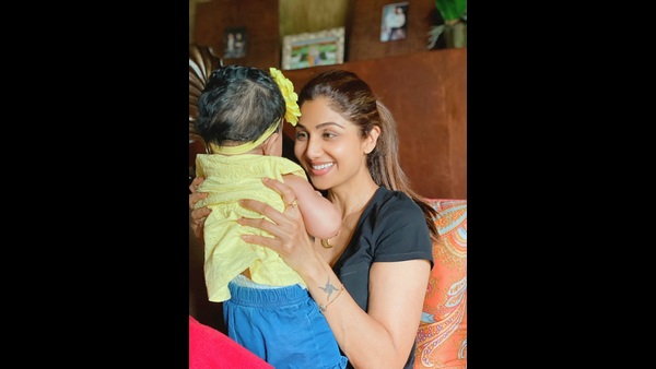 ಶಿಲ್ಪಾ ಶೆಟ್ಟಿ ಮಗಳೊಂದಿಗೆ ಚಿತ್ರ