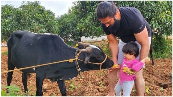 ಮಗನಿಗೆ ಸರಳವಾಗಿ ನಾಮಕರಣ ಮಾಡಿದ ದಂಪತಿ