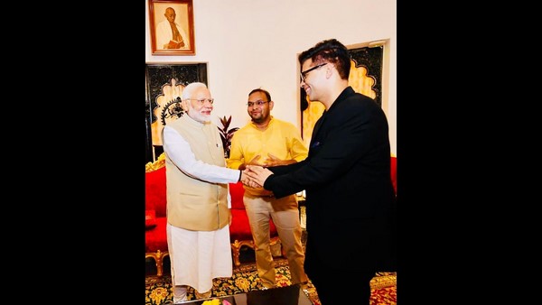 ಕರಣ್ ಜೋಹರ್ ಅನ್ನು ಹೊಗಳಿದ ಮೋದಿ