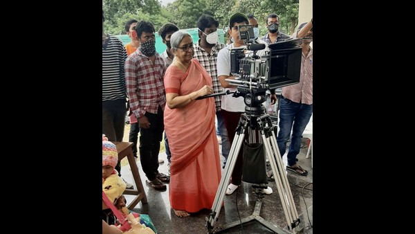ಆರ್ಜಿವಿ ತಾಯಿ ಆಶೀರ್ವಾದ
