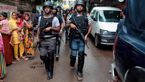 ಬಾಂಗ್ಲಾದೇಶ್ ಹರ್ಕ್ಯುಲಸ್ಗಾಗಿ ಪೊಲೀಸರ ಹುಡುಕಾಟ