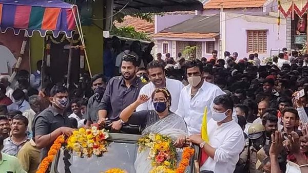 Darshan inaugurated Ambarish Bronze Statue at Mandya Darshan inaugurated Ambarish Bronze Statue at Mandya