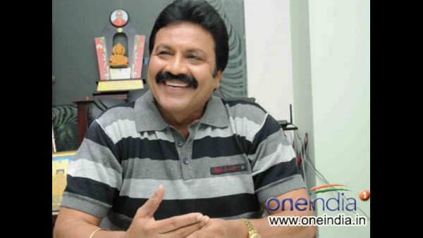 ಆಗೊಮ್ಮೆ-ಈಗೊಮ್ಮೆ ಸಿನಿಮಾಗಳಲ್ಲಿ ನಟಿಸುತ್ತಿದ್ದಾರೆ