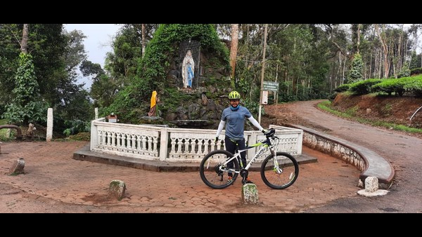 ಯುಗಪುರುಷ ಸನಿಮಾದ ಮದರ್ ಮೇರಿ ಪ್ರತಿಮೆ ಬಳಿ ಗಣೇಶ್