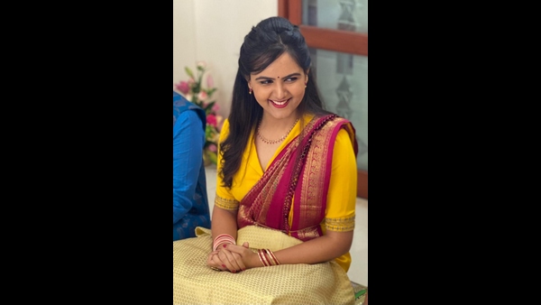 ಕೆಂಪು ಬಣ್ಣದ ಲೆಹೆಂಗಾದಲ್ಲಿ ನಿಹಾರಿಕಾ ಮಿಂಚಿಂಗ್