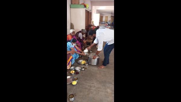 ಟ್ವಿಟ್ಟರ್ ಖಾತೆಯಲ್ಲಿ ಹಲವಾರು ಚಿತ್ರಗಳು