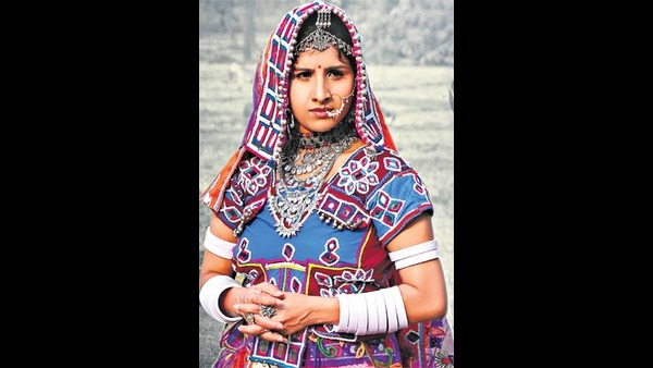 ಕುಟುಂಬಕ್ಕಾಗಿ ಓದು ಅರ್ಧಕ್ಕೆ ಬಿಟ್ಟ ಮಂಗ್ಲಿ