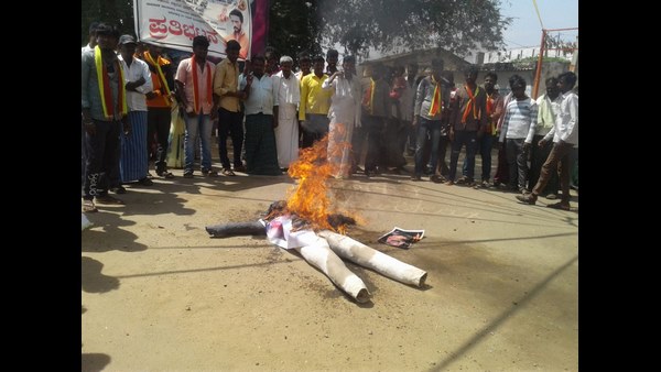 'ರಮ್ಮಿ ಹೋರಾಟ ಮಾಡಲು ಹೋಗಿ ಡಮ್ಮಿಯಾದ ಅಹೋರಾತ್ರ'