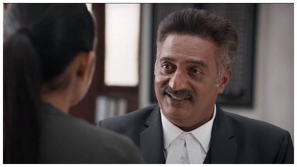 Megastar Chiranjeevi Praises Prakash Raj For Vakeel Saab Acting Megastar Chiranjeevi Praises Prakash Raj For Vakeel Saab Acting