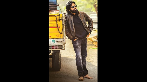 ಪ್ರತಿಯೊಬ್ಬ ಮಹಿಳೆಯರಿಗೆ 'ವಕೀಲ್ ಸಾಬ್' ಚಿತ್ರ ಅರ್ಪಿಸಿದ ಪವನ್