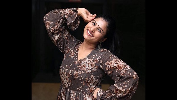 'ಕಣ್ಣೇ ಅದಿರಿಂದಿ' ಮೂಲಕ ಸಂಚಲನ