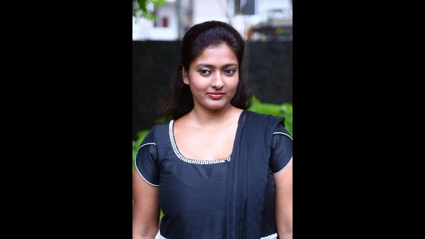 ನಟಿಯರು ನಿನ್ನಿಂದ ದೂರ ಓಡುತ್ತಾರೆ: ಗಾಯತ್ರಿ