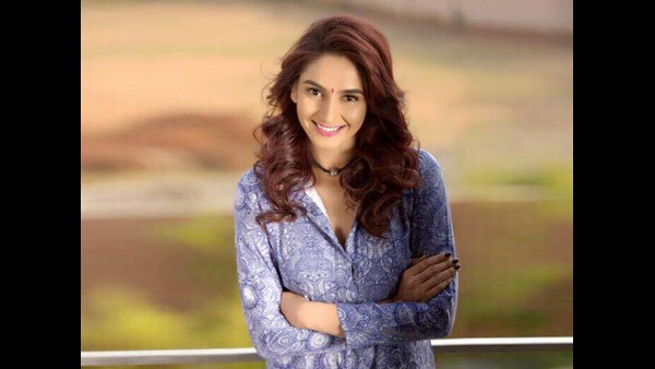 ನೆಗೆಟಿವಿಟಿ ಬಿಟ್ಟು ಪಾಸಿಟಿವಿಟಿ ಹರಡೋಣ: ರಾಗಿಣಿ