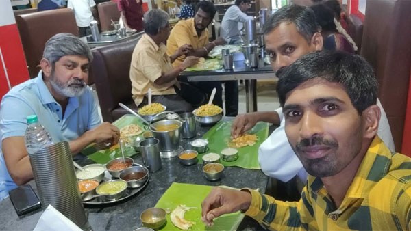 ಡ್ರೈವರ್, ಸಹಾಯಕನ ಜೊತೆ ಭೋಜನ