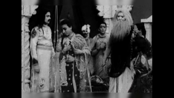 ಡಕಾಯಿತರು ಬಂದರೆಂದು ಹೆದರಿದ್ದ ಹಳ್ಳಿ ಜನ