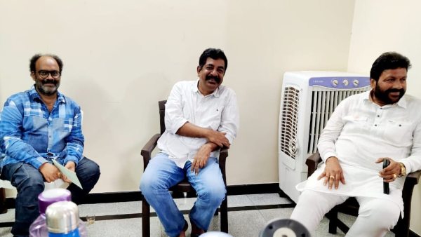 yogaraj-bhat-and-duniya-soori-agian-joining-hands-together yogaraj-bhat-and-duniya-soori-agian-joining-hands-together
