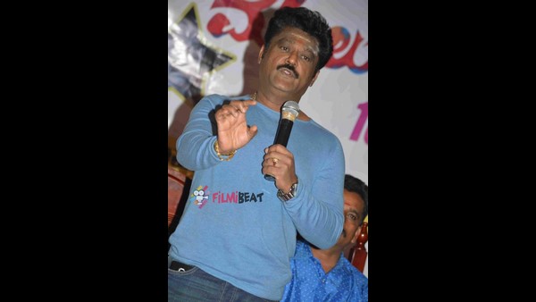 ನಡುರಸ್ತೆಯಲ್ಲಿ ಹೊಡೆದಿದ್ದರು
