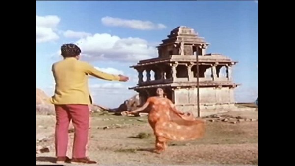 ಮೊದಲ ಬಾರಿಗೆ ಸ್ಲೋ ಮೋಷನ್ ಹಾಡು