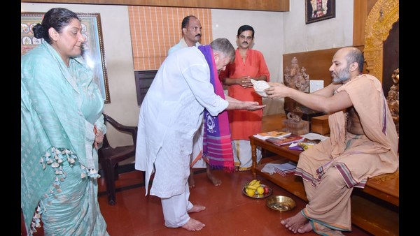 ಉಡುಪಿಗೆ ಬಂದಾಗಲೆಲ್ಲ ಕೃಷ್ಣ ಮಠಕ್ಕೆ ಭೇಟಿ ಮಾಡುವ ಅನಂತ್ನಾಗ್