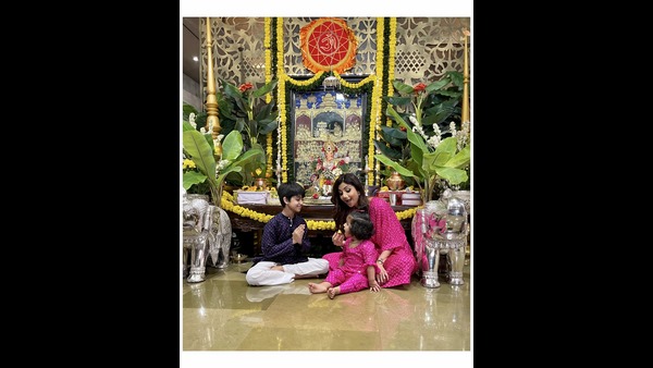 Shilpa Shetty celebrates Ganesh Chaturthi at her house Shilpa Shetty celebrates Ganesh Chaturthi at her house