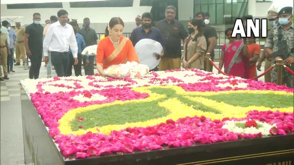 Kangana Ranaut visits former Chief Minister J Jayalalithaas memorial at Marina Beach in Chennai Kangana Ranaut visits former Chief Minister J Jayalalithaas memorial at Marina Beach in Chennai