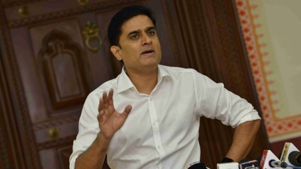 ಈತ ಒಬ್ಬ ನೆಲಹಿಡುಕ
