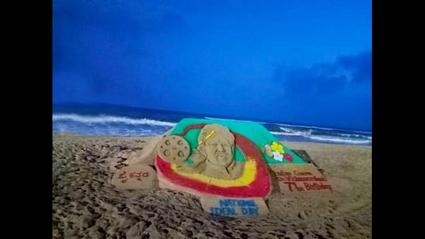 ಪುರಿಯ ಕಡಲತೀರದಲ್ಲಿ ವಿಷ್ಣುವರ್ಧನ್ ಮರಳು ಶಿಲ್ಪ