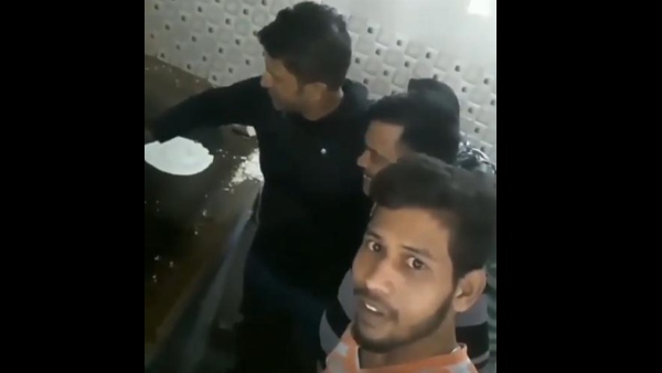 Puneeth making a dosa for his fan: old video got viral now Puneeth making a dosa for his fan: old video got viral now