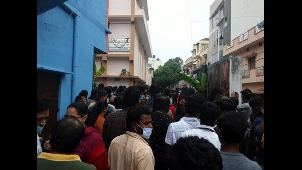 ಫ್ಯಾಮಿಲಿ ಜೊತೆ ಬಂದು ಸಿನಿಮಾ ನೋಡಿದೀನಿ